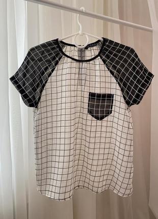 Блуза лёгкая футболка в клетку1 фото