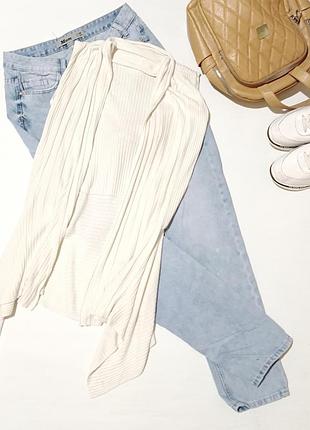 Біла кофта без рукавів трикотажна  безрукавка