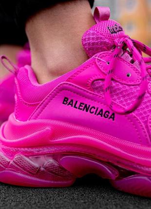 Крутейшие яркие женские кроссовки в стиле balenciaga triple s clear sole neonpink малиновые неоновые9 фото