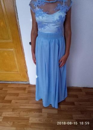 Крутое длинное платье в пол с кружевной спинкой  в голубом цвете раз. s5 фото