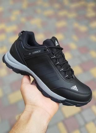 Теплі осінні шкіряні кросівки adidas terrex чорні на сірій чоловічі зимові термо кросівки адідас терекс