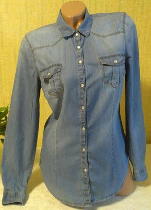 Класна легка сорочка сорочка на кнопках з кишенями