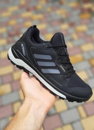 Теплые осенние кросовки  adidas skychaser gore-tex чёрные с серым мужские зимние термо кросовки адидас терекс