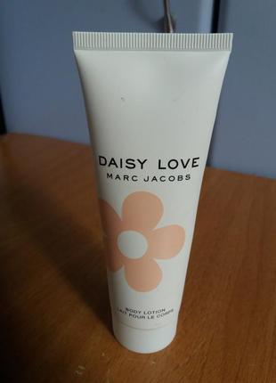 Marc jacobs daisy love body lotion