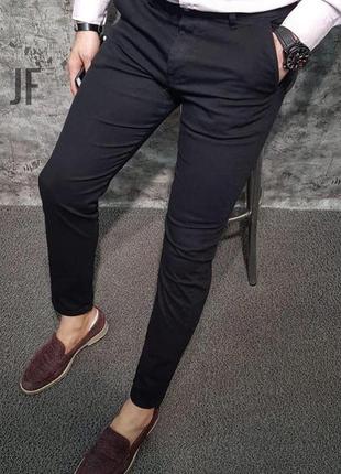 Чоловічі класичні строгі офісні завужені чорні штани брюки