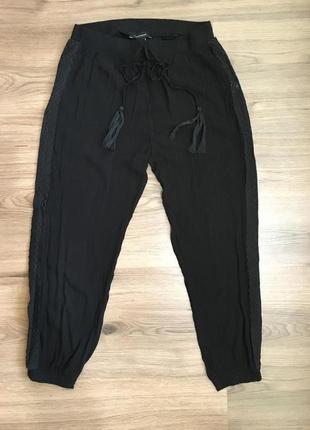 Лёгкте натуральные брюки с кружевными лампасами!