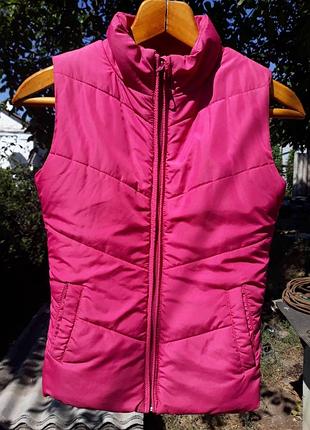 Яркая,стильная жилеточка