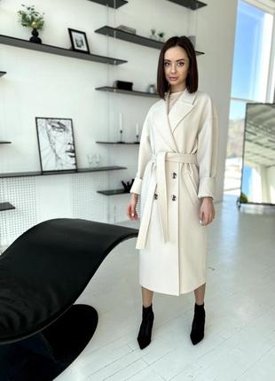 Шикарне демісезонне жіноче довге пальто молочного кольору3 фото