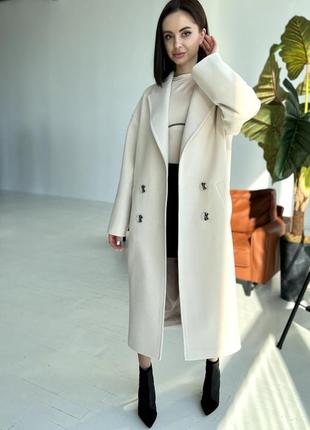 Шикарне демісезонне жіноче довге пальто молочного кольору4 фото