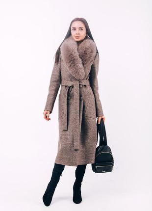 Довге жіноче класичне зимове пальто з песцом