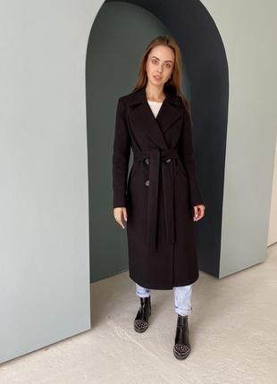 Зимнее двубортное классическое женское пальто черного цвета