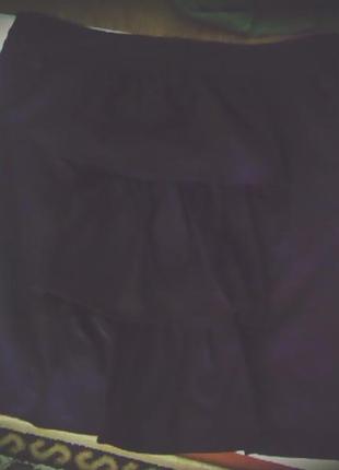 Чорна спідниця з кишенями і гудзиками спереду)1 фото