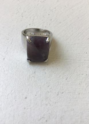 Кольцо с камнем
