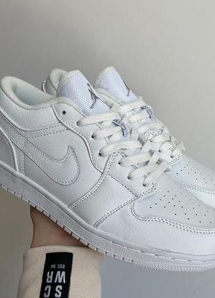 Женские кроссовки nike air jordan 1 low white 36-37-38-39-40-41