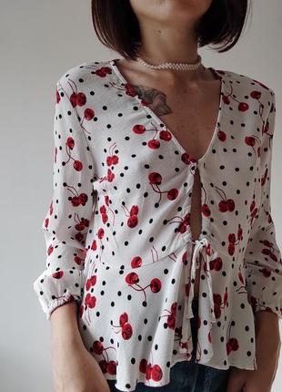 Блуза в вишеньки topshop l m