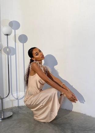 Сукня шовк з пір’ям