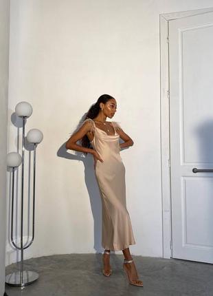 Сукня шовк з пір’ям