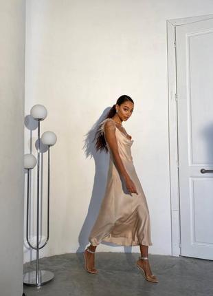 Сукня шовк з пір’ям