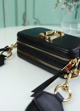 Marc jacobs small camera bag black жіноча міні сумочка марк джейкобс чорна червона всередині женская черная мини сумка с ремешком красной подкладкой3 фото