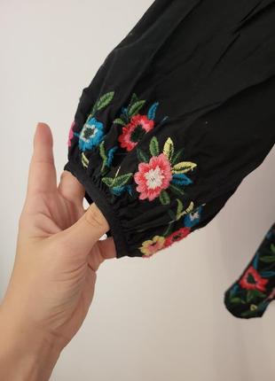 Блузка вишивкою, вишеванка зі спущенними плечима3 фото