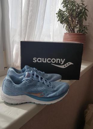 Легкі кросівки saucony