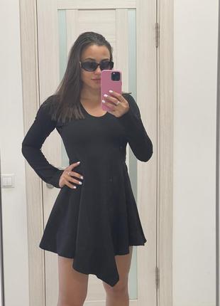 Ассиметричное мини чёрное платье