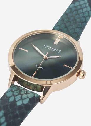 Жіночий годинник в екзотичному стилі