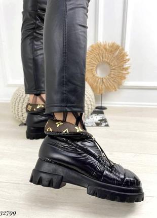 Ботинки угги дутики лаковые на шнуровке плащевка