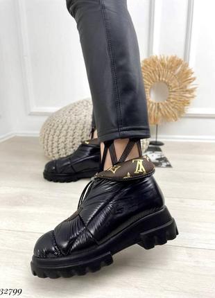 Ботинки угги дутики лаковые на шнуровке плащевка