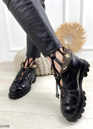 Ботинки угги дутики лаковые на шнуровке плащевка