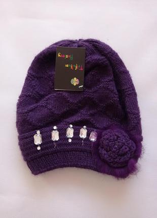 Тёплая женская шапка с стразами