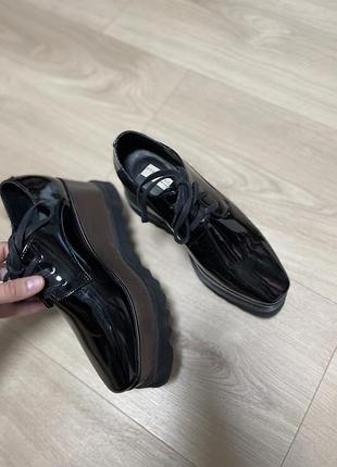 Stella mccartney туфлі. лакова шкіра