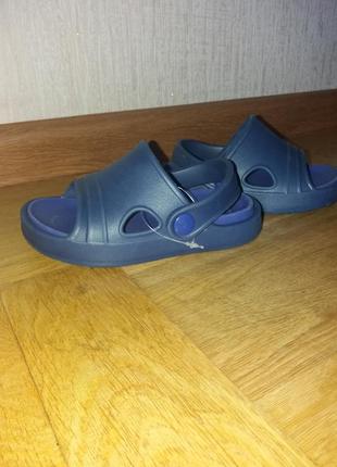 Новые, без дефектов , качество как  у crocs. стелька 15.3см.