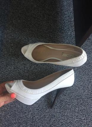 Zara кожа белые туфли  39р1 фото