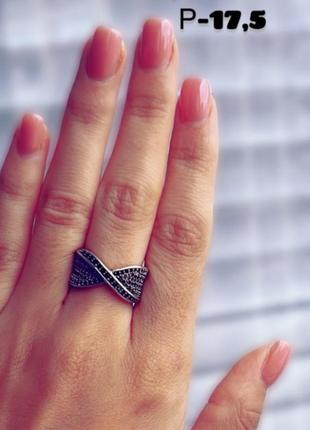 Шикарное серебряное кольцо переплет черно белые камни