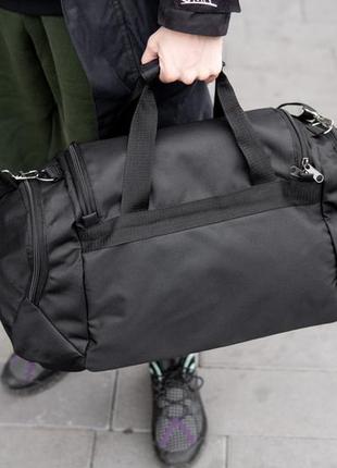 Чоловіча спортивна сумка дорожня everlast чорна для поїздок і тренувань містка на 36 літра6 фото