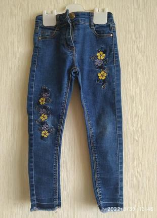 Фирменные стрейчевые джинсы на девочку на 3-4 года