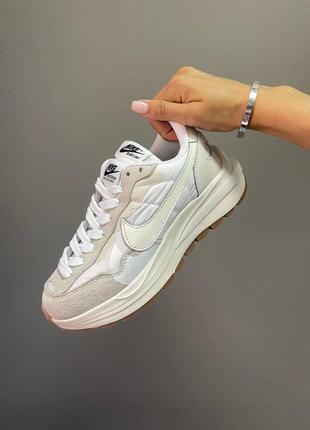 Жіночі кросівки nike sacai ldwaffle white cream5 фото