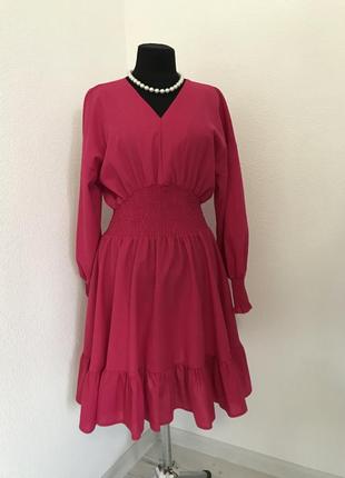 Плаття кольору фуксія
