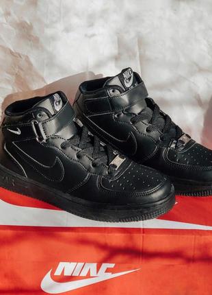 Жіночі кросівки nike air force 1 high black white logo2 фото