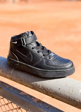 Жіночі кросівки nike air force 1 high black white logo6 фото