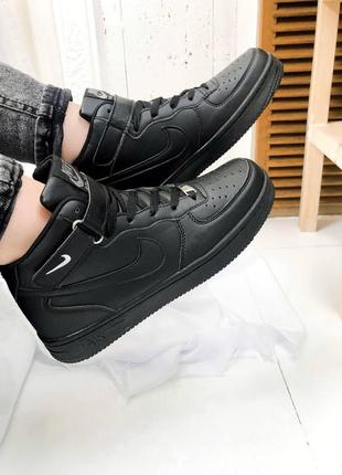 Жіночі кросівки nike air force 1 high black white logo7 фото