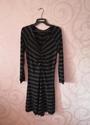 Трикотажне плаття в смужку