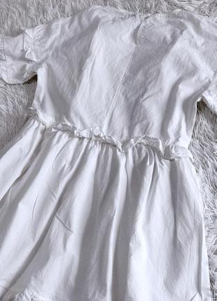 Біле плаття prettylittlething з рюшів5 фото