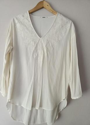 Блузка туніка з вишивкою