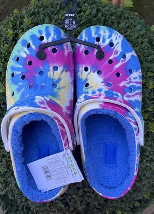 Сабо crocs classic tie-dye lined clog утеплені