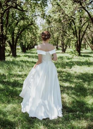 Весільна сукня атласна2 фото