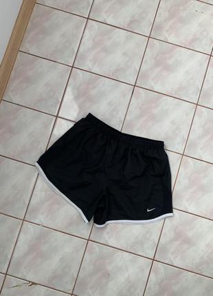 Спортивні шорти nike granite / шорти nike