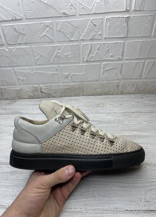 Кросівки filling pieces