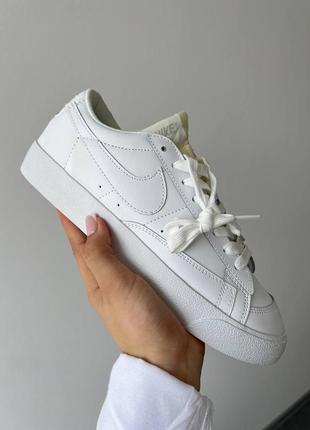 Женские кроссовки nike blazer low